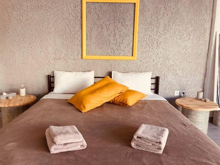 21 Suites Deluxe Stay Near The Airport Markópulo Kültér fotó