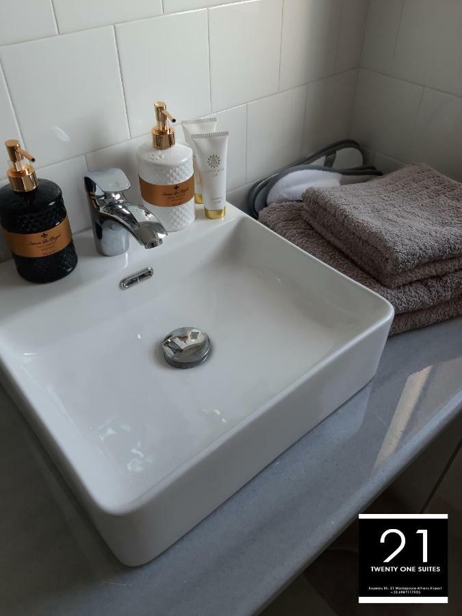 21 Suites Deluxe Stay Near The Airport Markópulo Kültér fotó