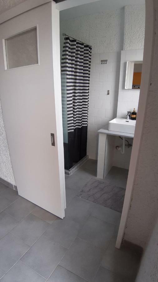 21 Suites Deluxe Stay Near The Airport Markópulo Kültér fotó
